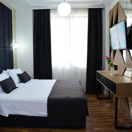 Hotel Comfort Tirana Exterior foto
