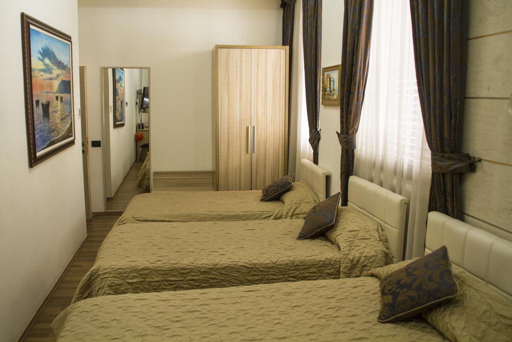 Hotel Comfort Tirana Exterior foto