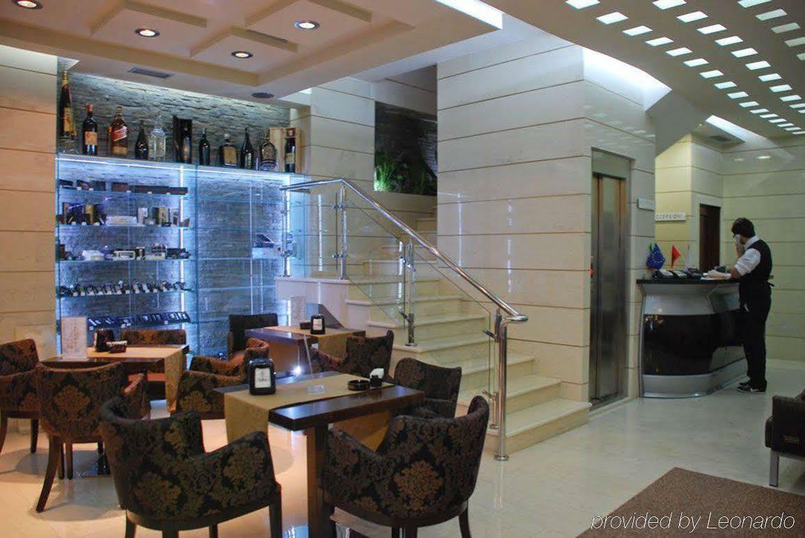 Hotel Comfort Tirana Exterior foto