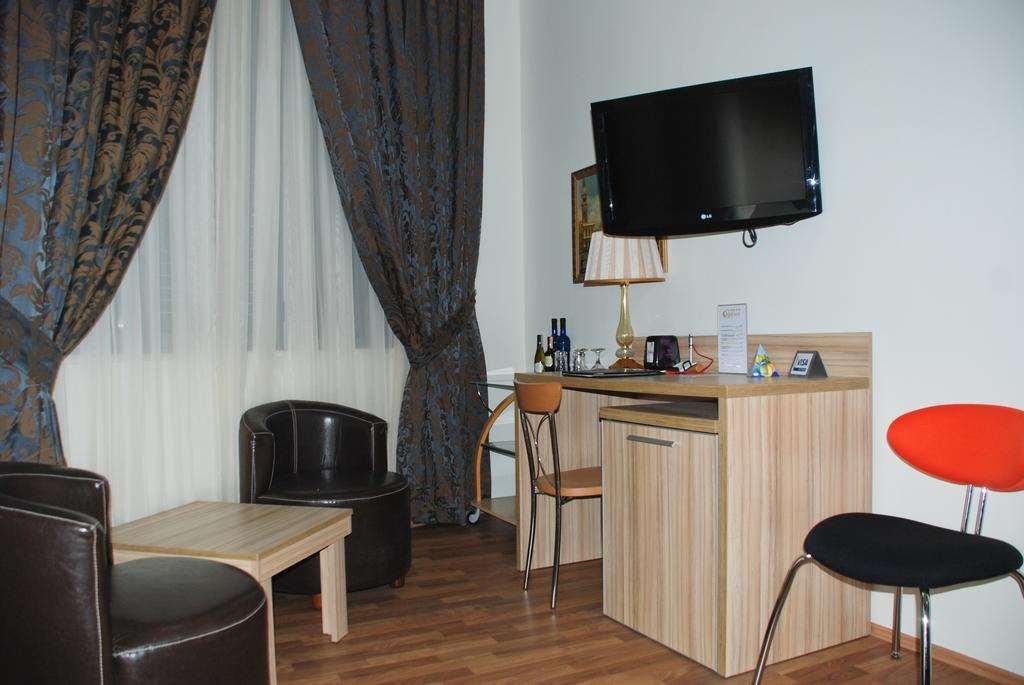 Hotel Comfort Tirana Habitación foto